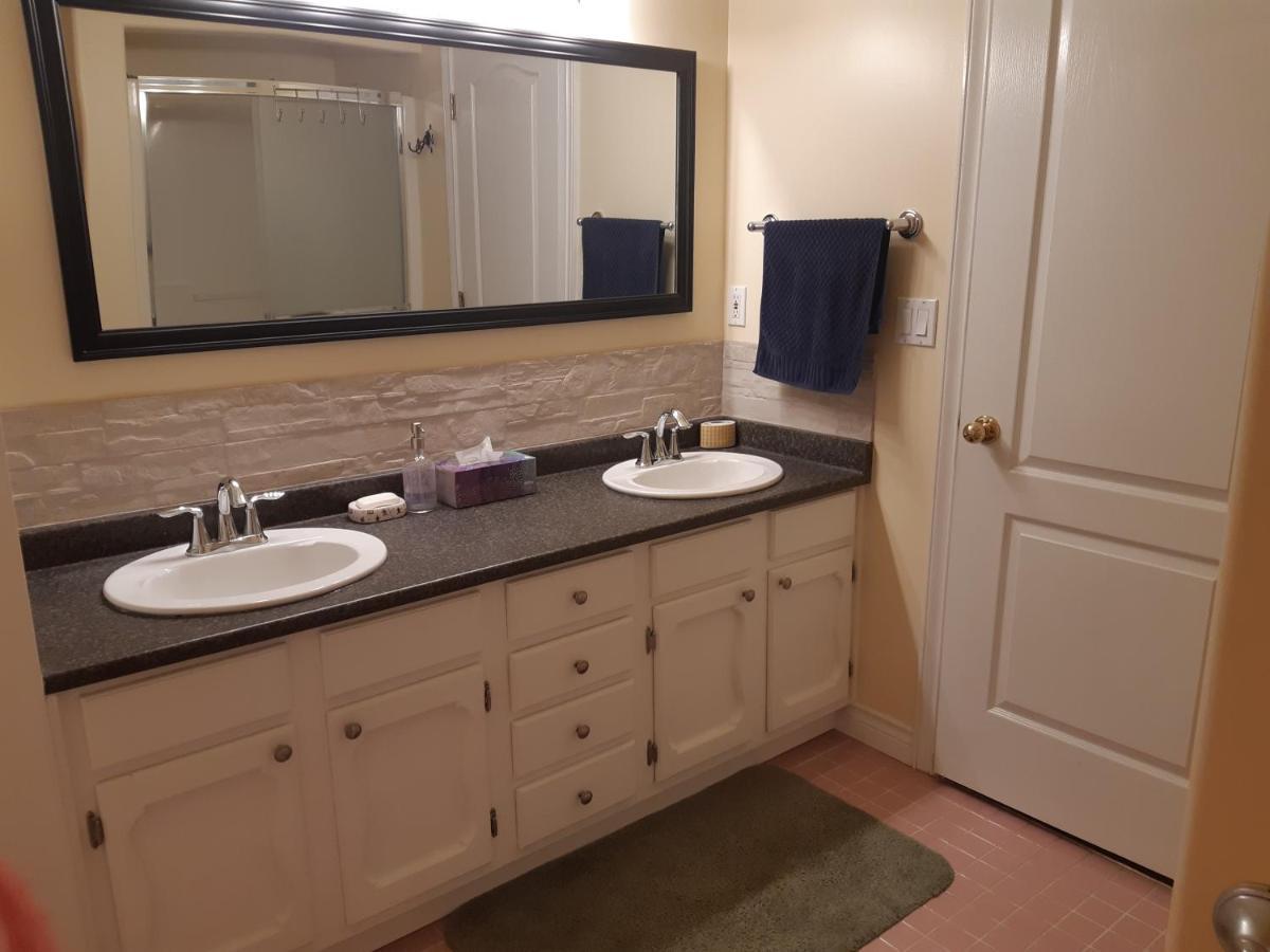 Lakeview House With 4 Rooms Kelowna Near Downtown & Knox Moutain Exteriör bild